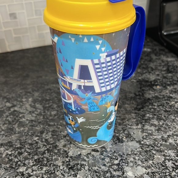 🥤 Disney World’s 50th Anniversary travel cup - Picture 2 of 6